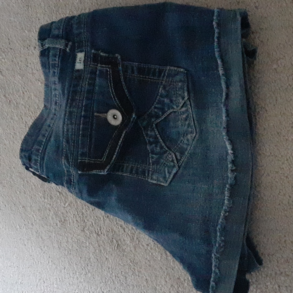 Lei Shorts